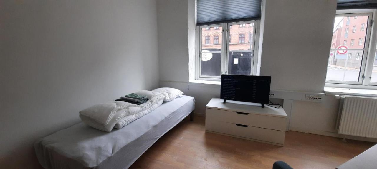 Private Room In A Shared Apartment 오덴세 외부 사진